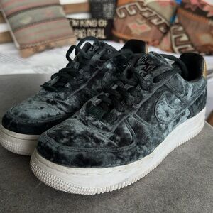 Nike Air | Velvet limited edition sneakers